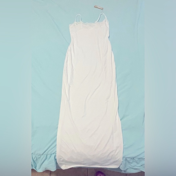 Skims Fits Everybody Lace Long Dress - Picture 5 of 6